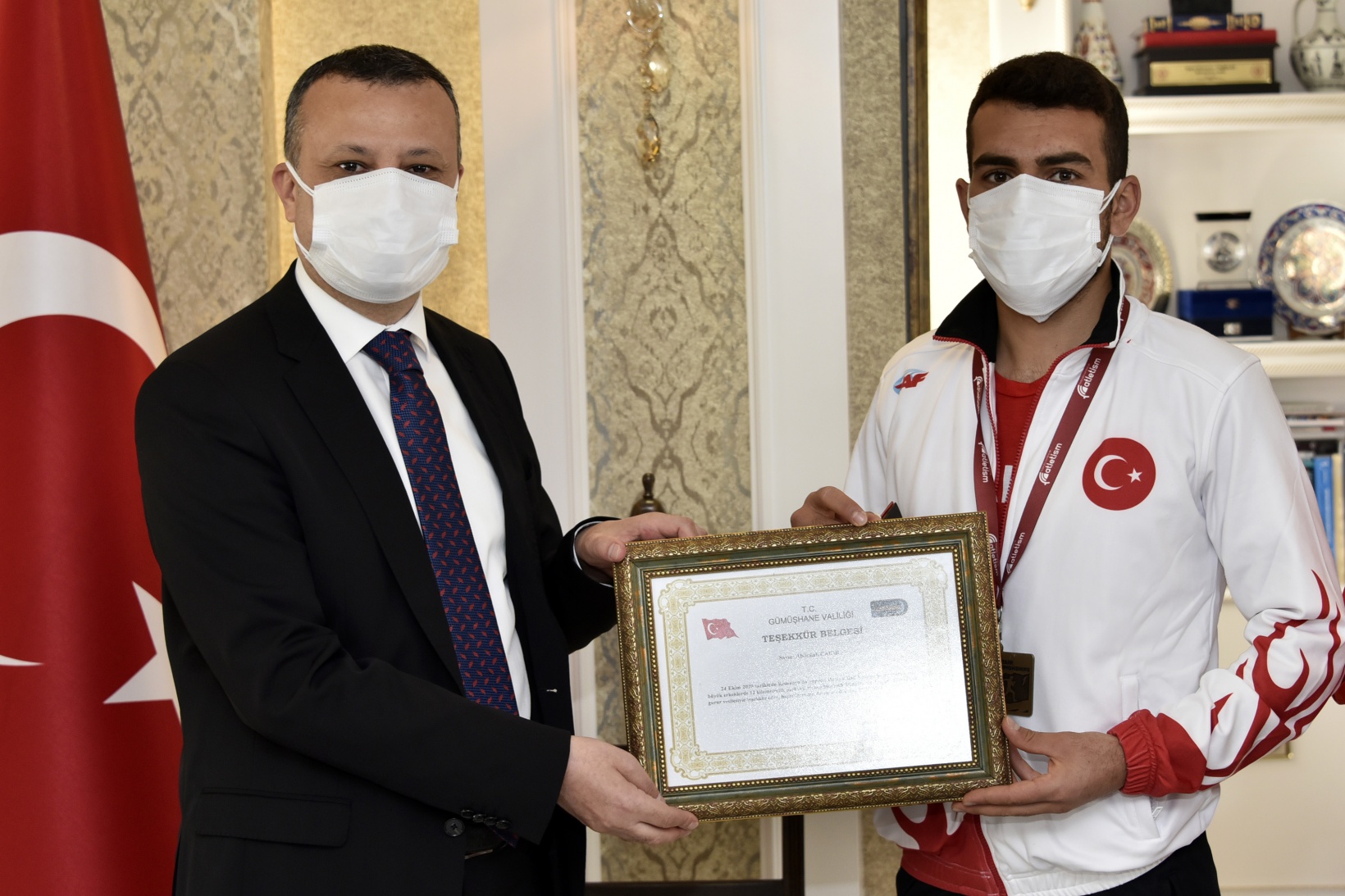 Katıldığı ilk uluslararası yarışmada Balkan Şampiyonu oldu 1