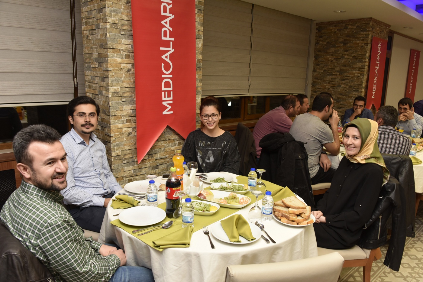 Medical Park Yıldızlı Hastanesi Gümüşhane'de doktorlarla tanışma yemeği düzenledi 12