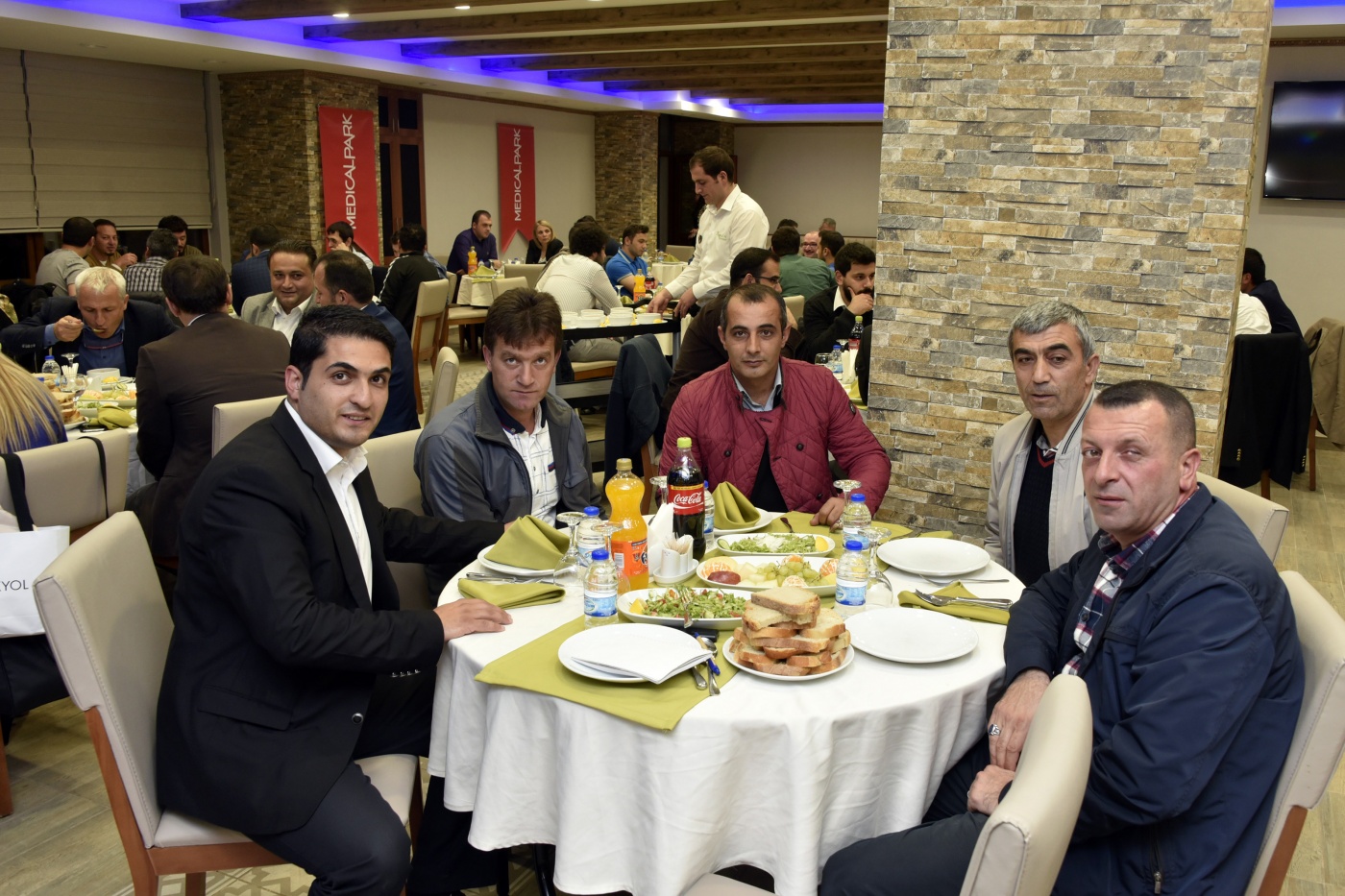 Medical Park Yıldızlı Hastanesi Gümüşhane'de doktorlarla tanışma yemeği düzenledi 5