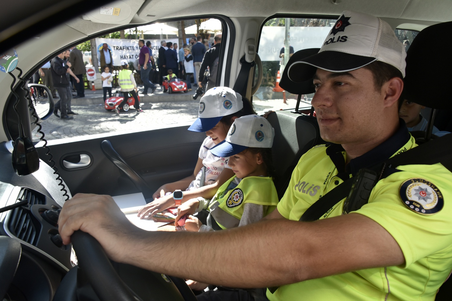 Gümüşhane’de yayalara yol verenlere teşekkür belgesi verildi 8