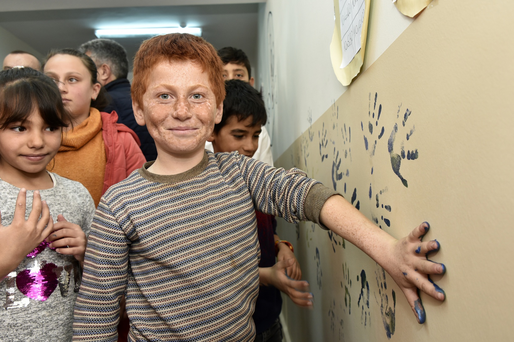 Vali Taşbilek köy okulunda çocuklarla buluştu 8