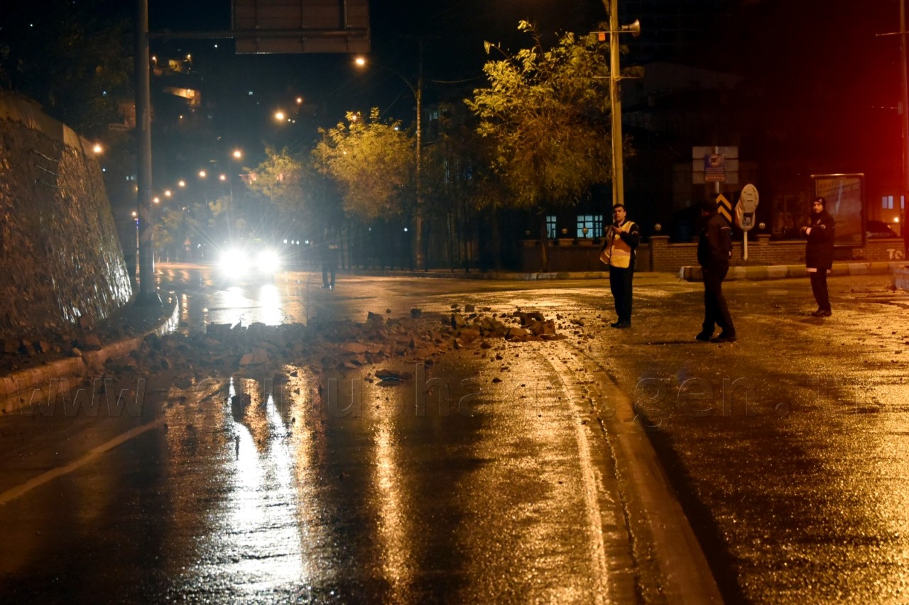 Transit yolda heyelan 3