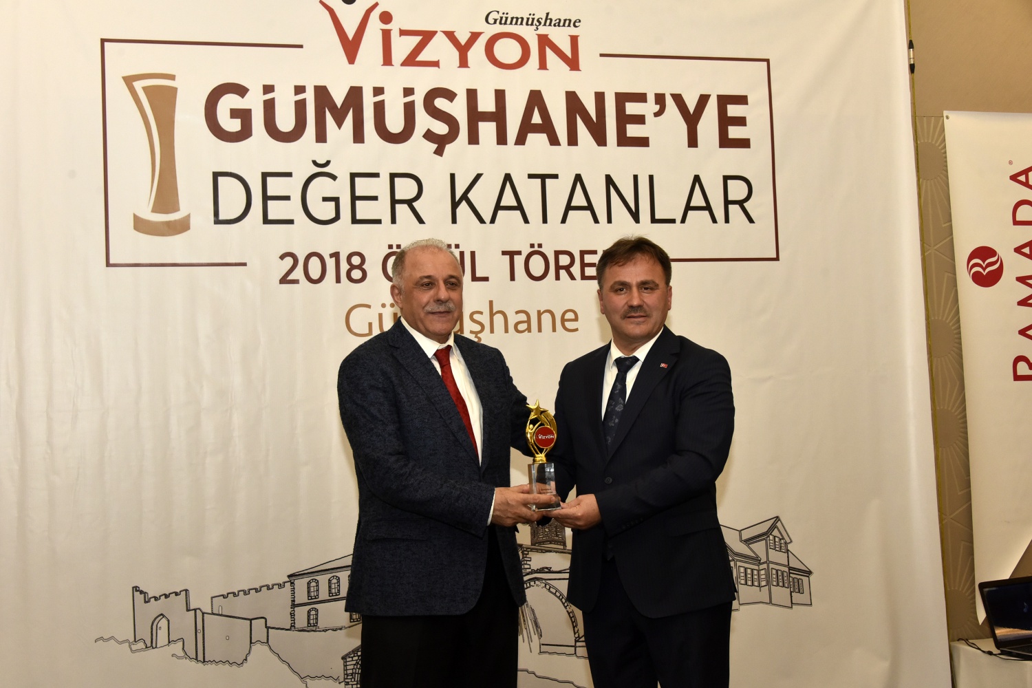 Gümüşhane’ye değer katanlar ödüllerini aldı 32