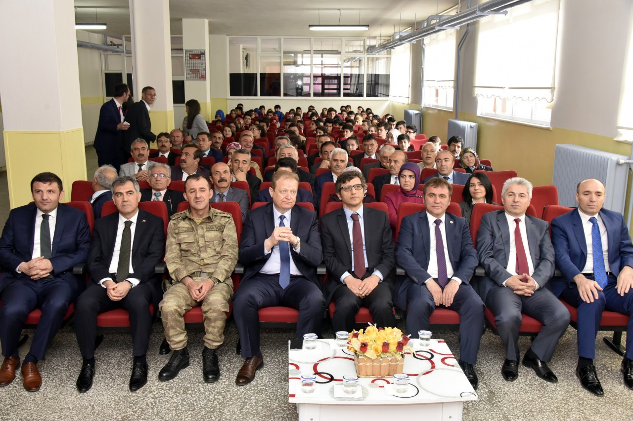 Gümüşhane Lisesinde Hasan Nuri Yaşar Kütüphanesi Açıldı 17