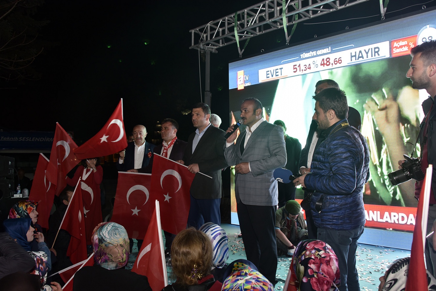 Gümüşhane’de ‘Başkan Erdoğan’ sloganlarıyla kutlama yapıldı 17