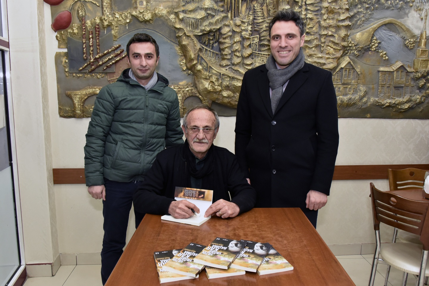 Harşitin tezenesi Hışır Osman’ın şiir kitabı 4.kez basıldı 6