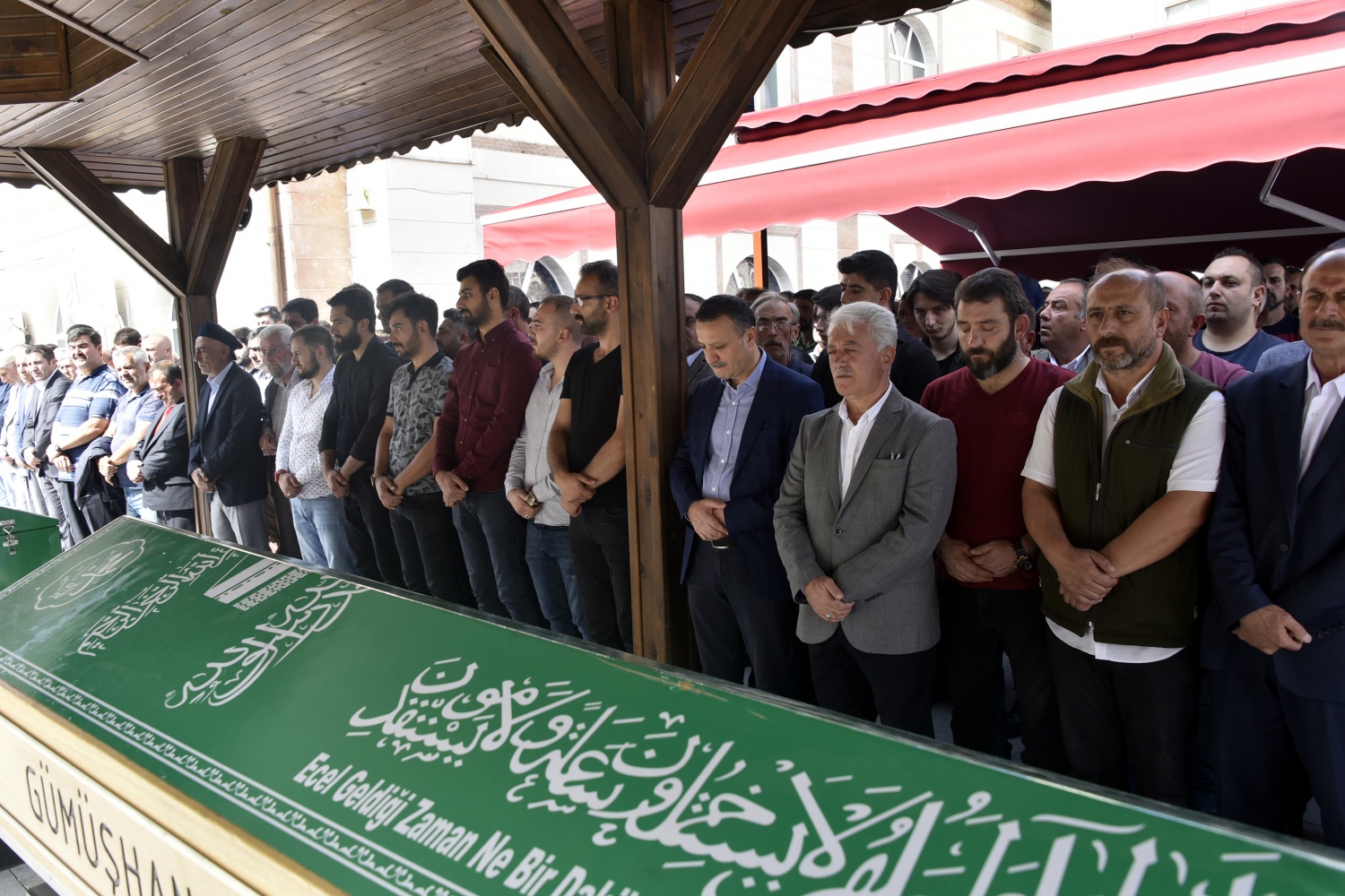 Doğum gününde toprağa verildi 19