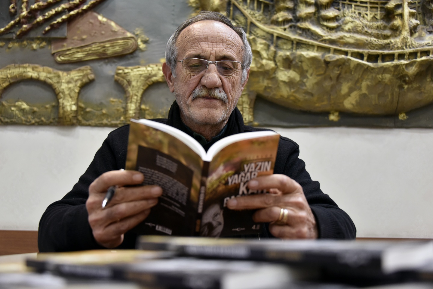 Harşitin tezenesi Hışır Osman’ın şiir kitabı 4.kez basıldı 10