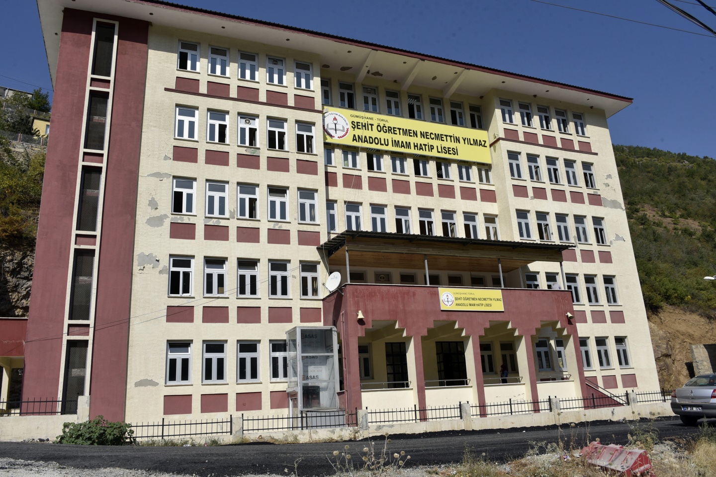 Şehit Öğretmen Necmettin Yılmaz’ın adının verildiği okulda yeni dönem hüzünlü başladı 4