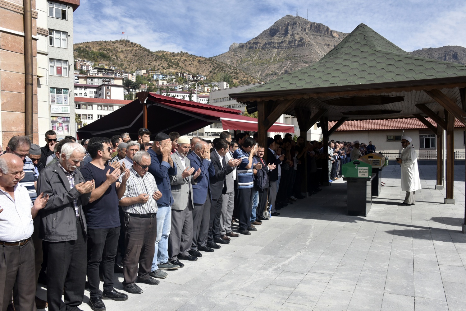 Doğum gününde toprağa verildi 20
