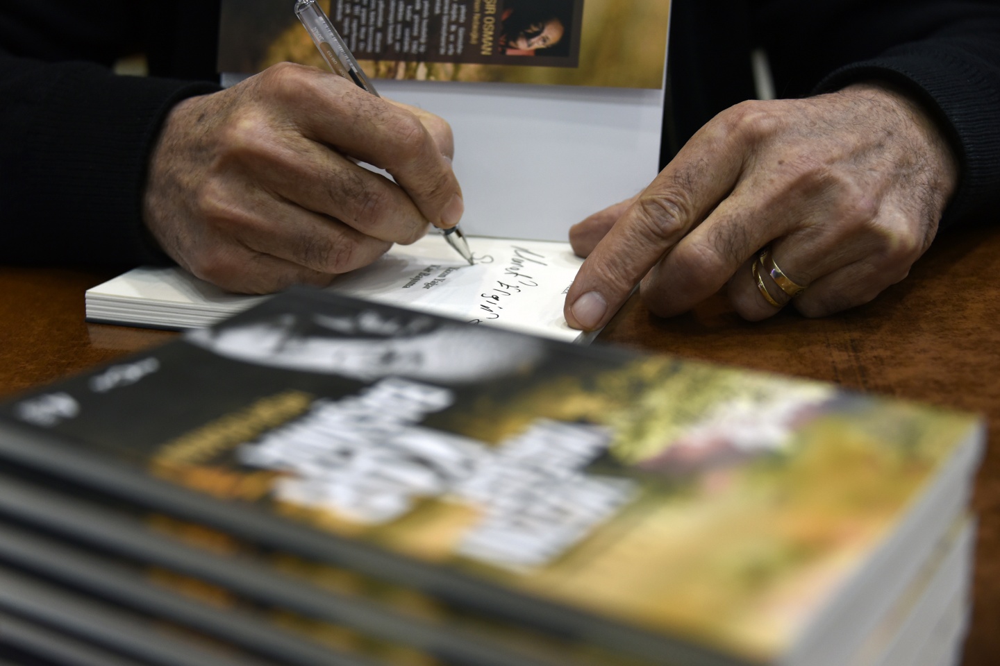 Harşitin tezenesi Hışır Osman’ın şiir kitabı 4.kez basıldı 13