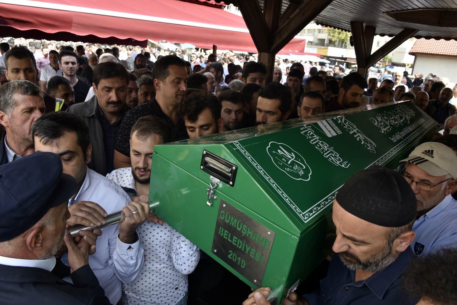 Doğum gününde toprağa verildi 8