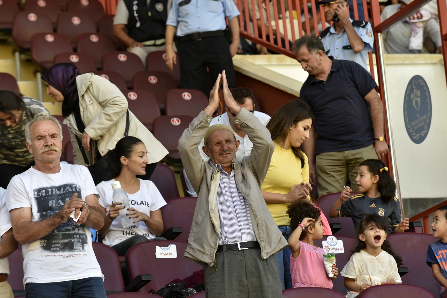 Gümüş’ün keyfi dört dörtlük 13