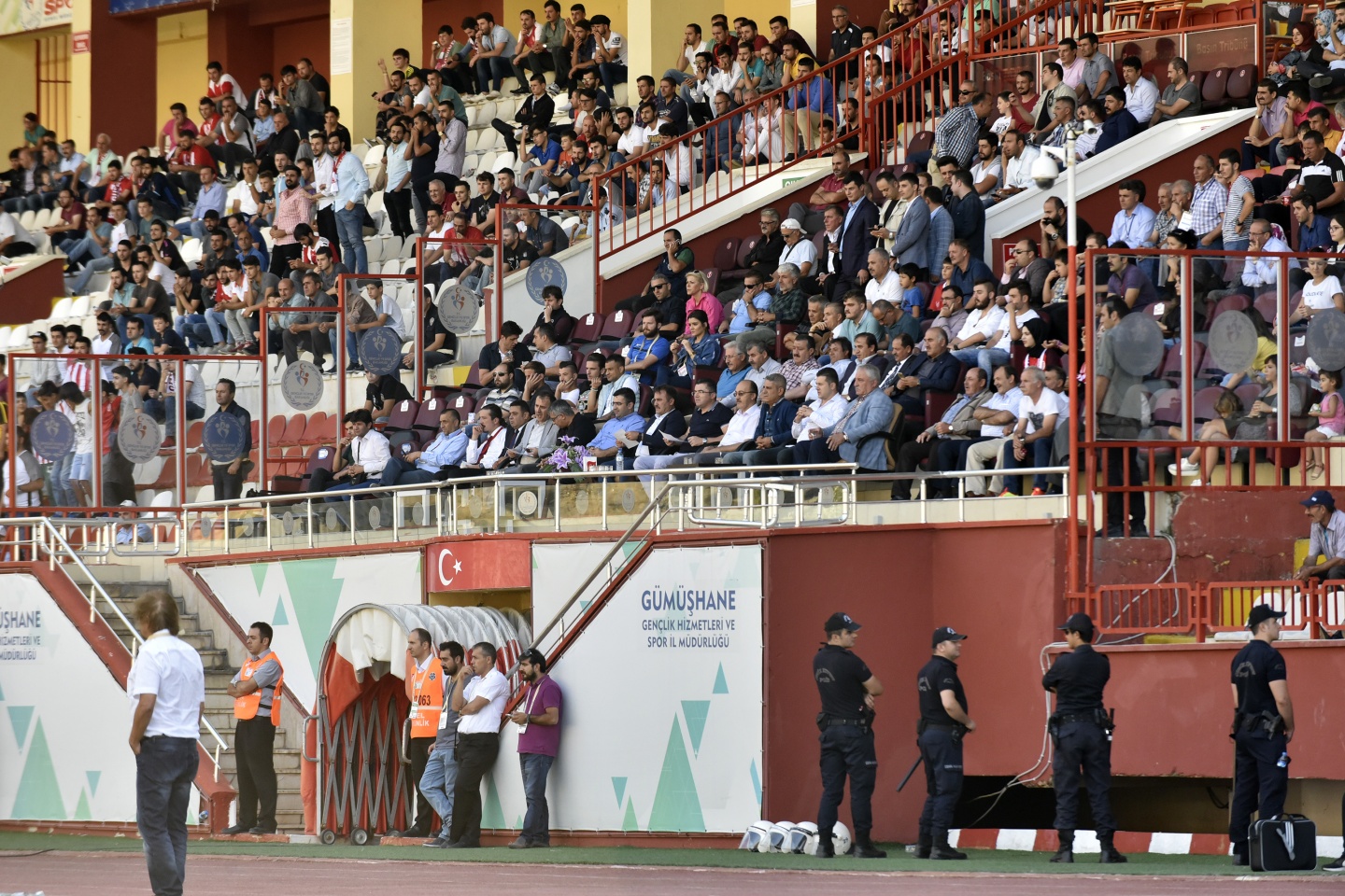 Gümüş’ün keyfi dört dörtlük 26