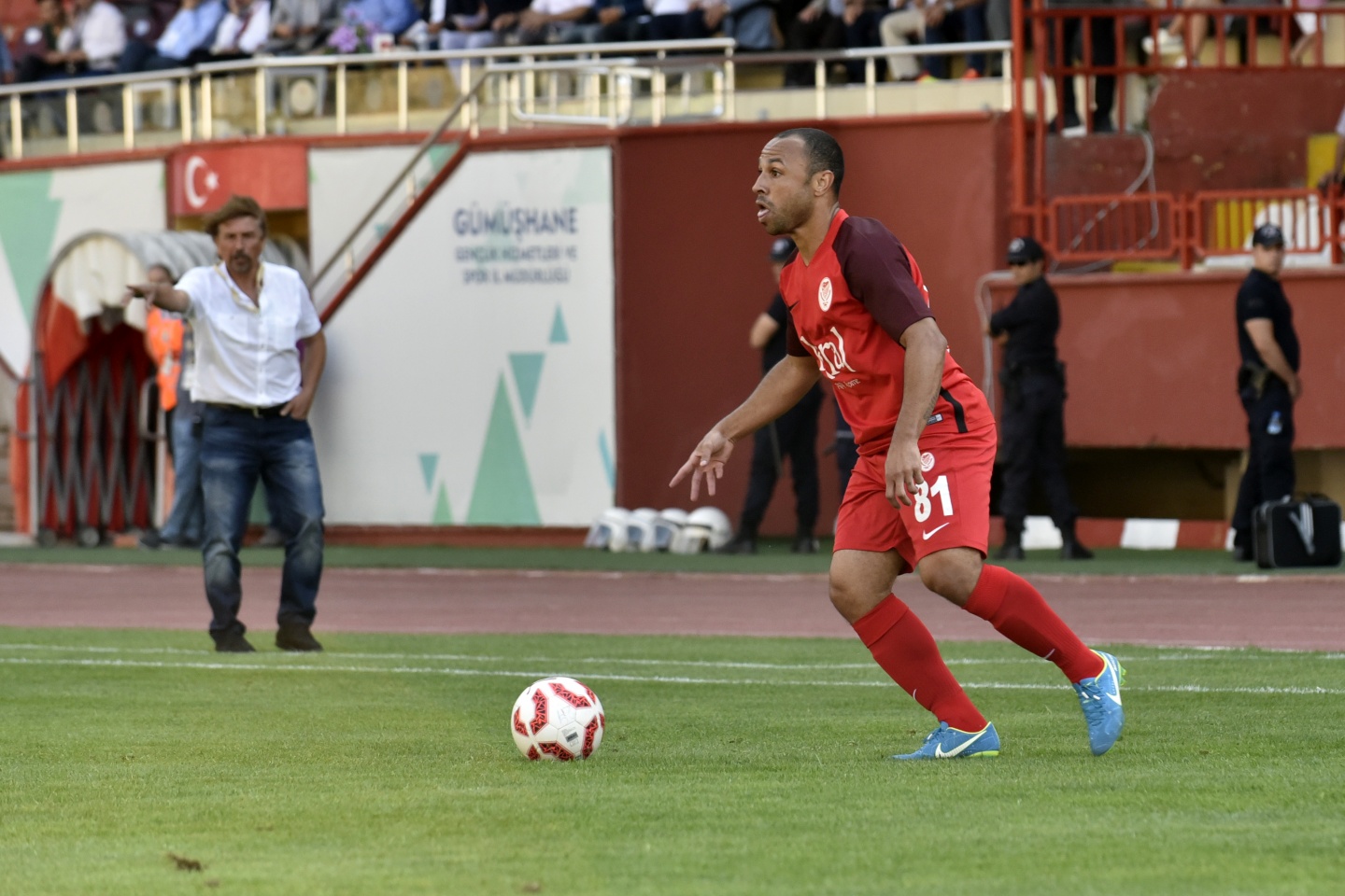 Gümüş’ün keyfi dört dörtlük 27