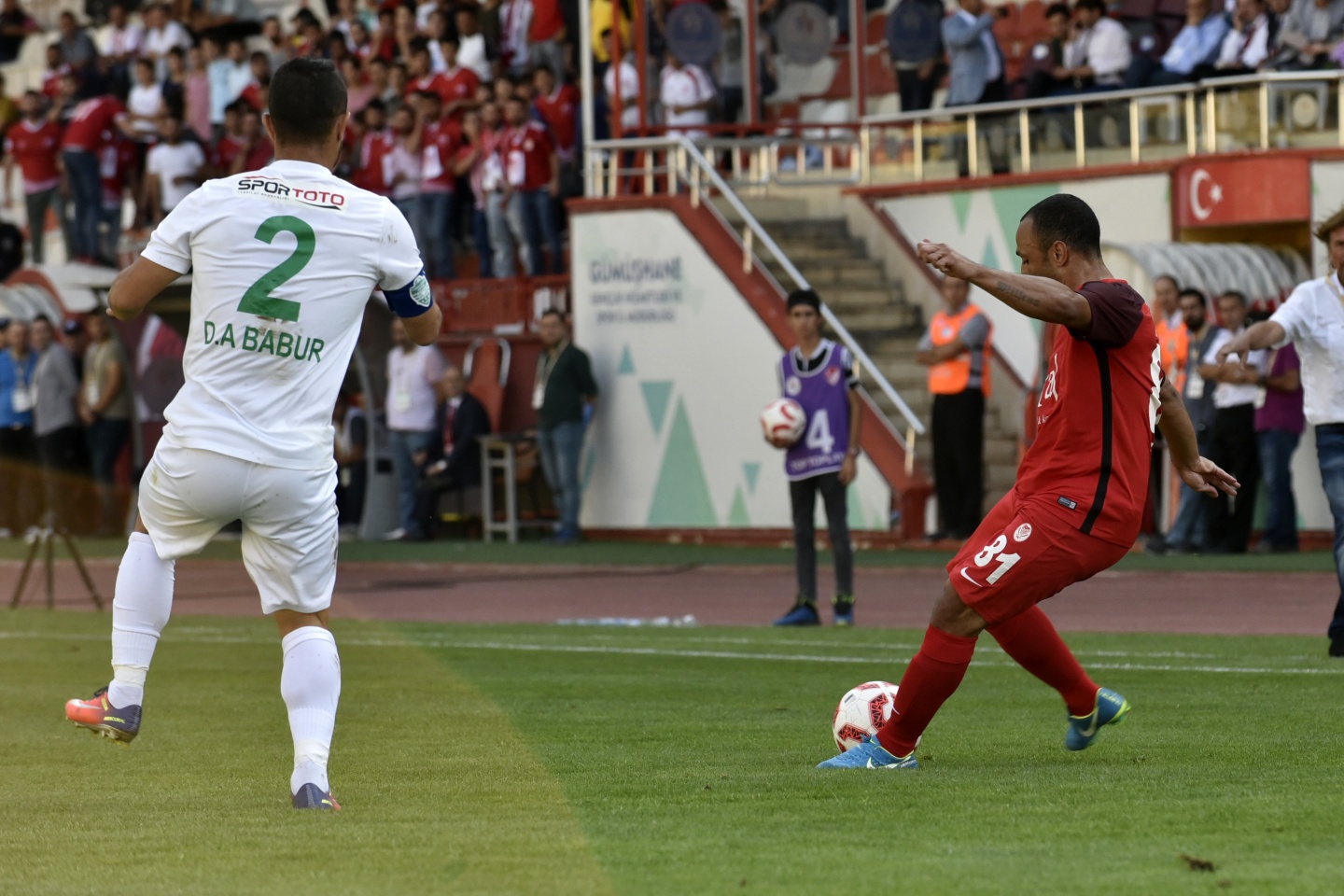 Gümüş’ün keyfi dört dörtlük 36