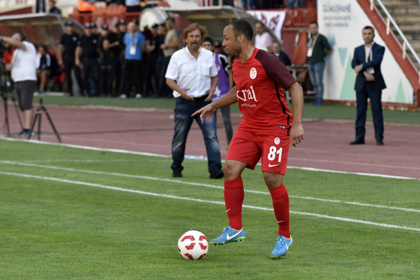 Gümüş’ün keyfi dört dörtlük 43