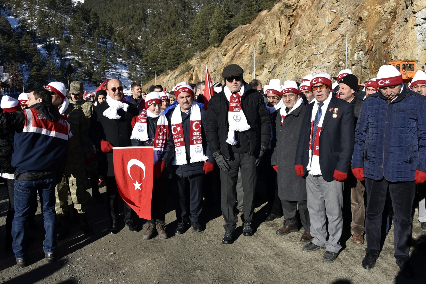 Gümüşhane, Zigana dağında eksi 4 derecede Sarıkamış şehitleri için yürüdü 1