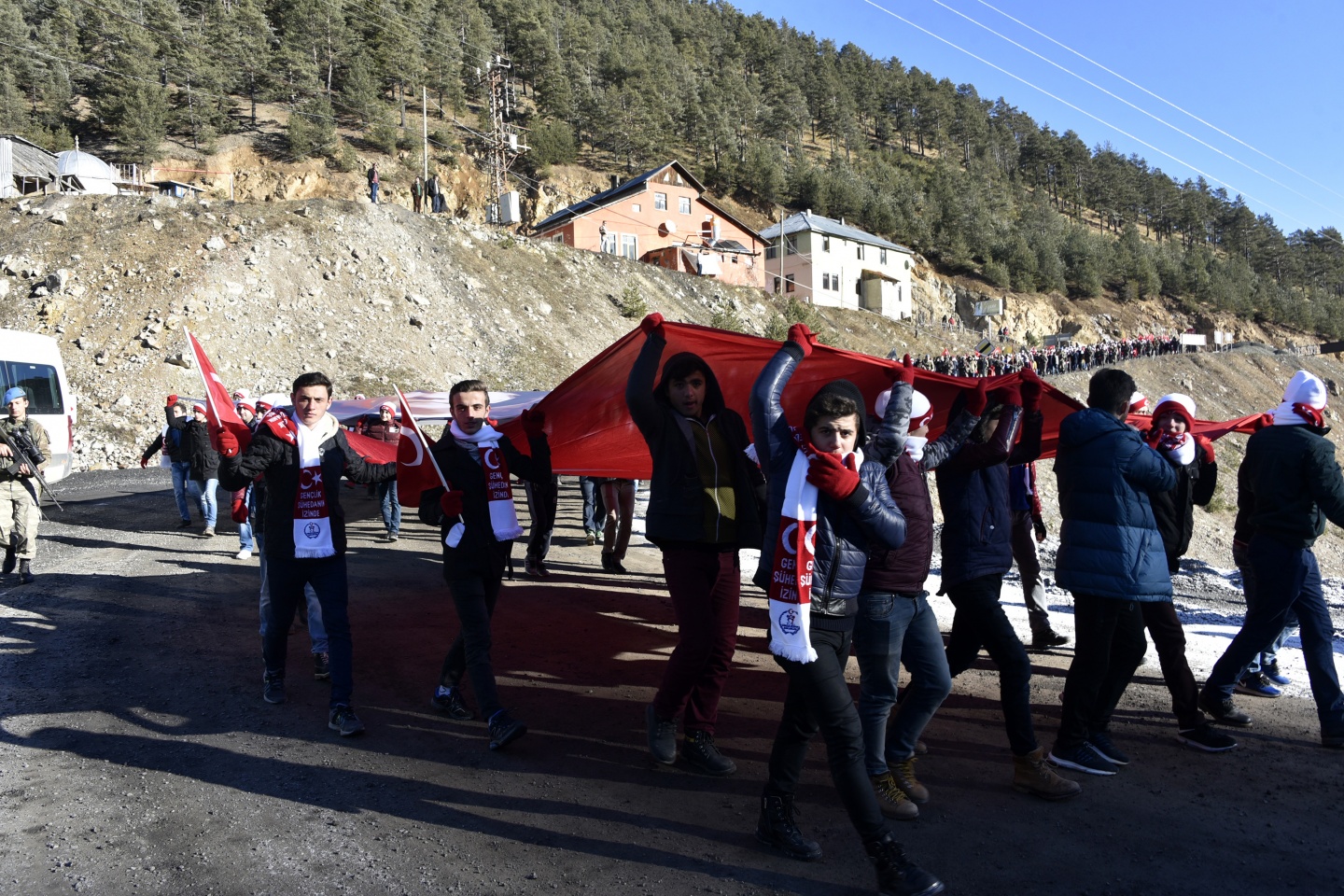 Gümüşhane, Zigana dağında eksi 4 derecede Sarıkamış şehitleri için yürüdü 3