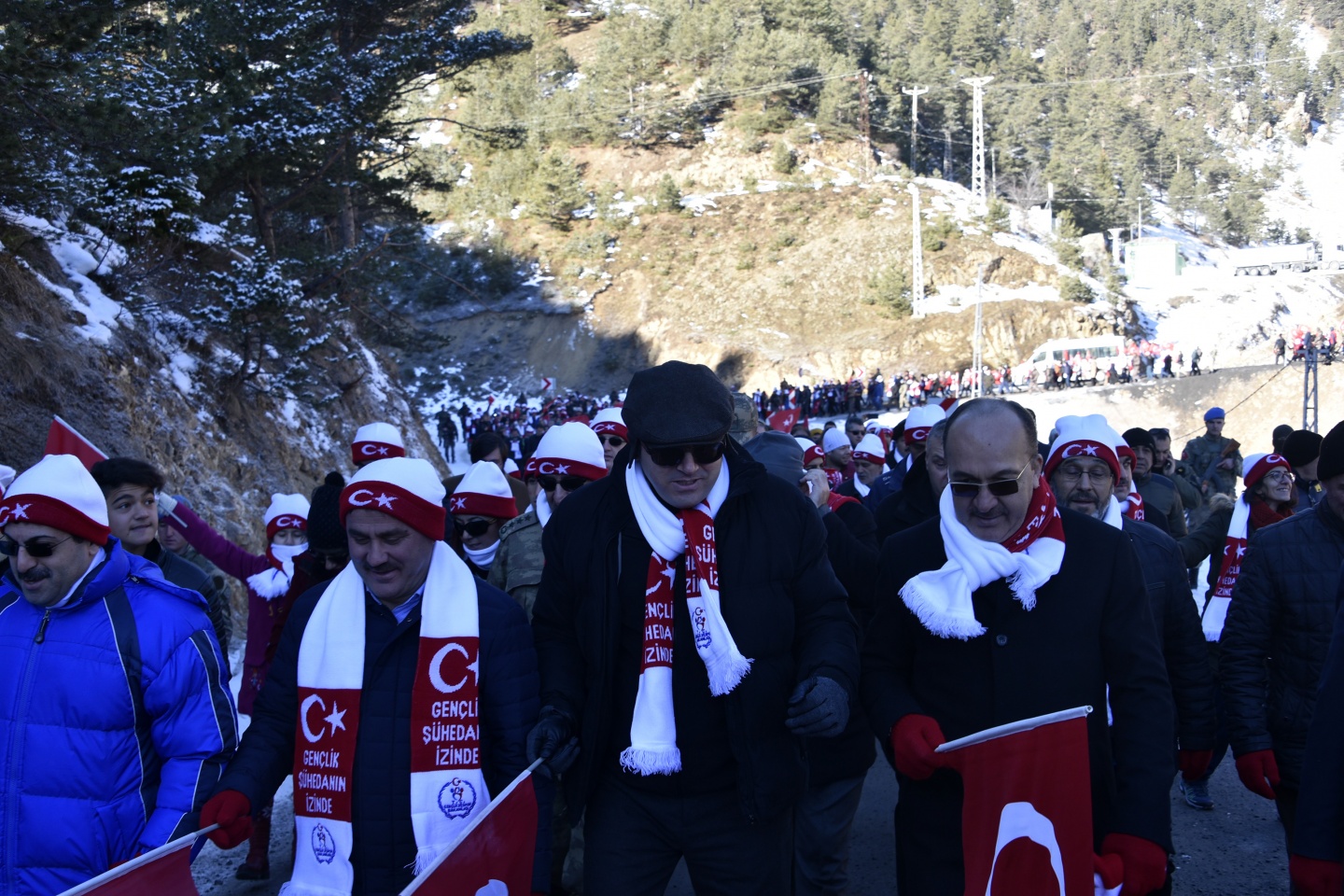 Gümüşhane, Zigana dağında eksi 4 derecede Sarıkamış şehitleri için yürüdü 6
