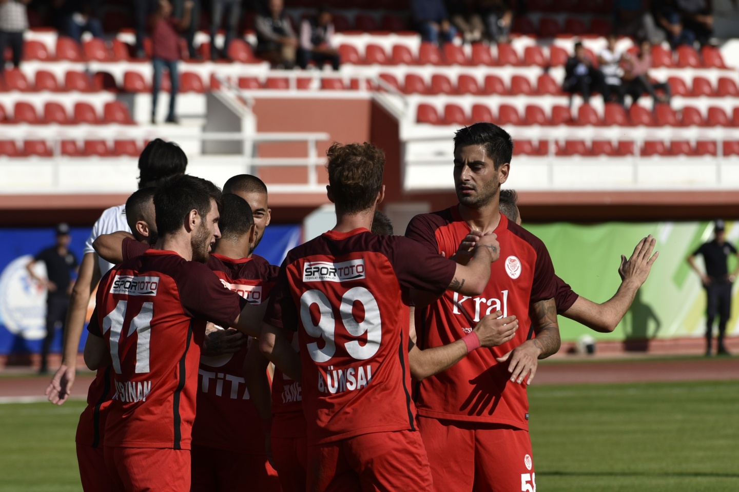 Gümüş’ün keyfi dört dörtlük 52