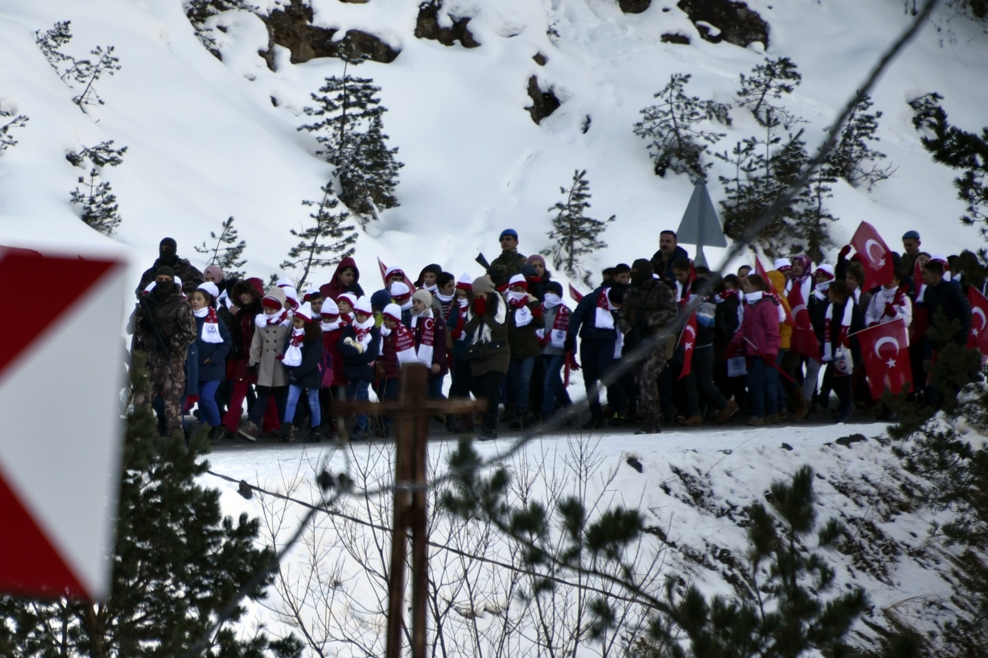 Gümüşhane, Zigana dağında eksi 4 derecede Sarıkamış şehitleri için yürüdü 25