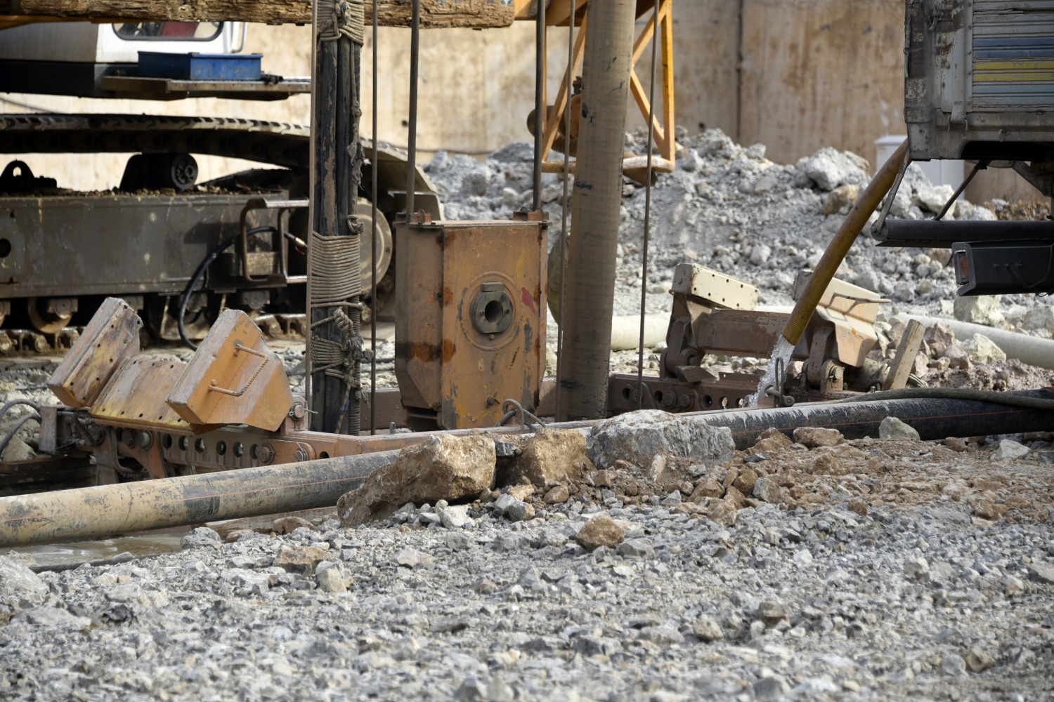 Yeni hastane için yerin 15 kat altına duvar yapılıyor 6