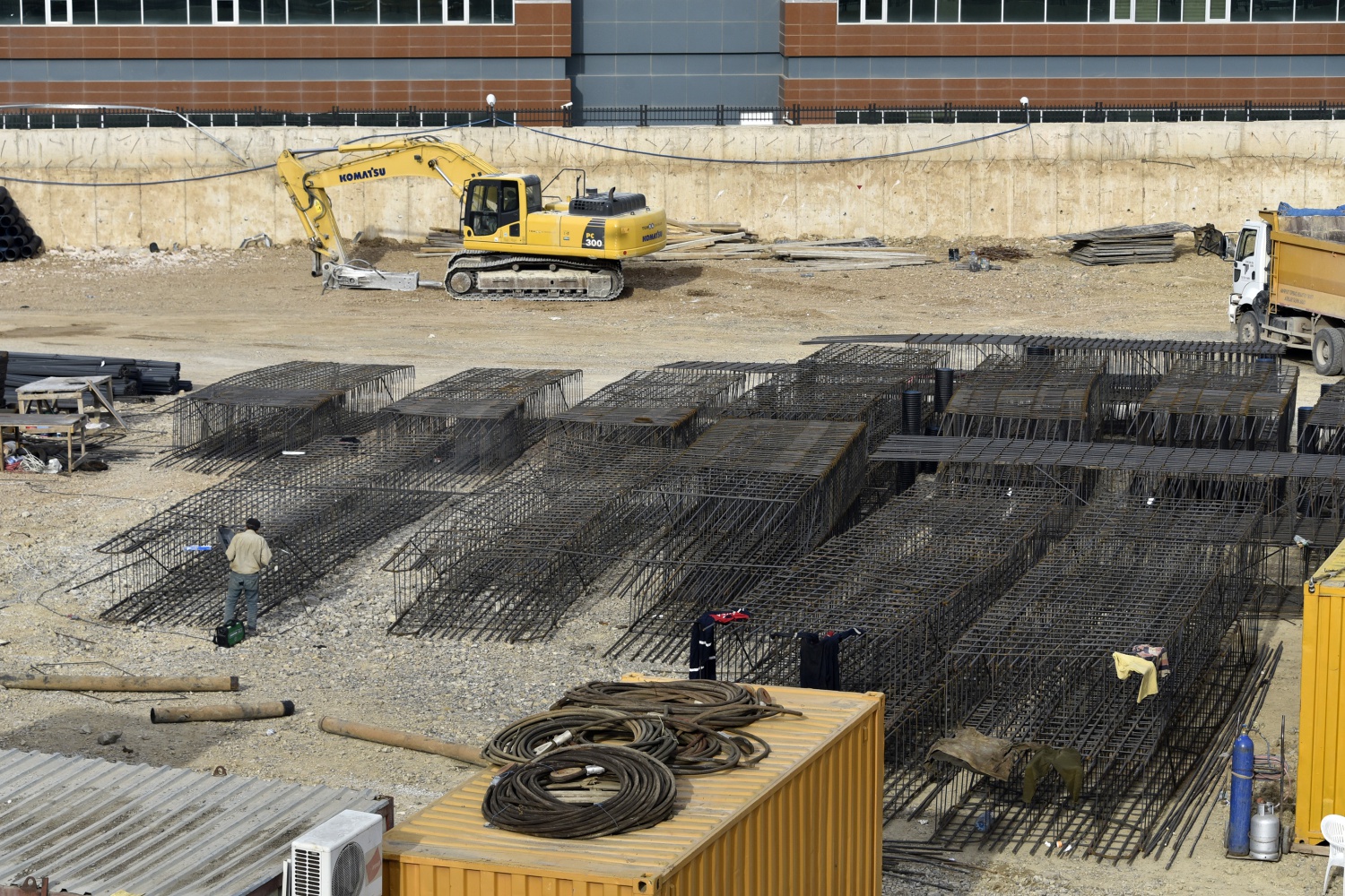 Yeni hastane için yerin 15 kat altına duvar yapılıyor 30