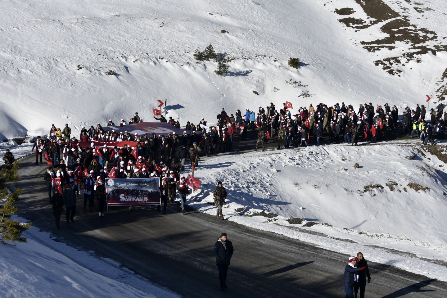 Gümüşhane, Zigana dağında eksi 4 derecede Sarıkamış şehitleri için yürüdü 42