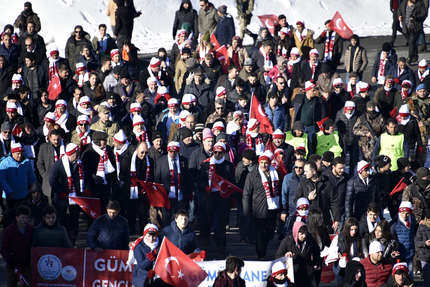 Gümüşhane, Zigana dağında eksi 4 derecede Sarıkamış şehitleri için yürüdü 43