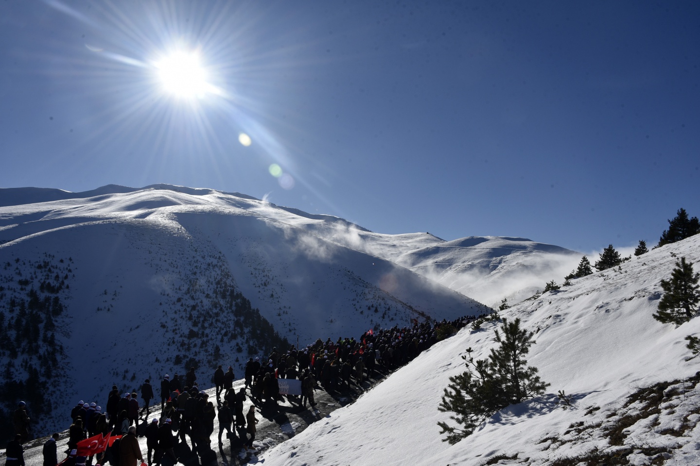 Gümüşhane, Zigana dağında eksi 4 derecede Sarıkamış şehitleri için yürüdü 38