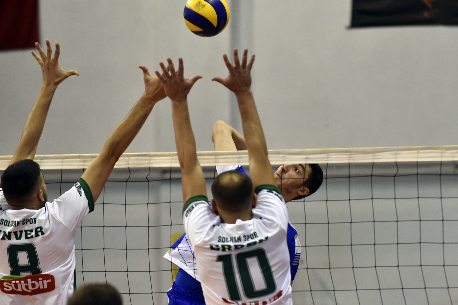 Torul Gençlik kötü başladı: 1-3 27