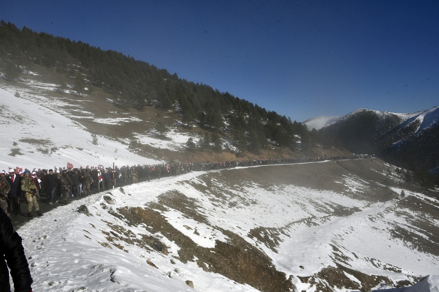 Gümüşhane, Zigana dağında eksi 4 derecede Sarıkamış şehitleri için yürüdü 64