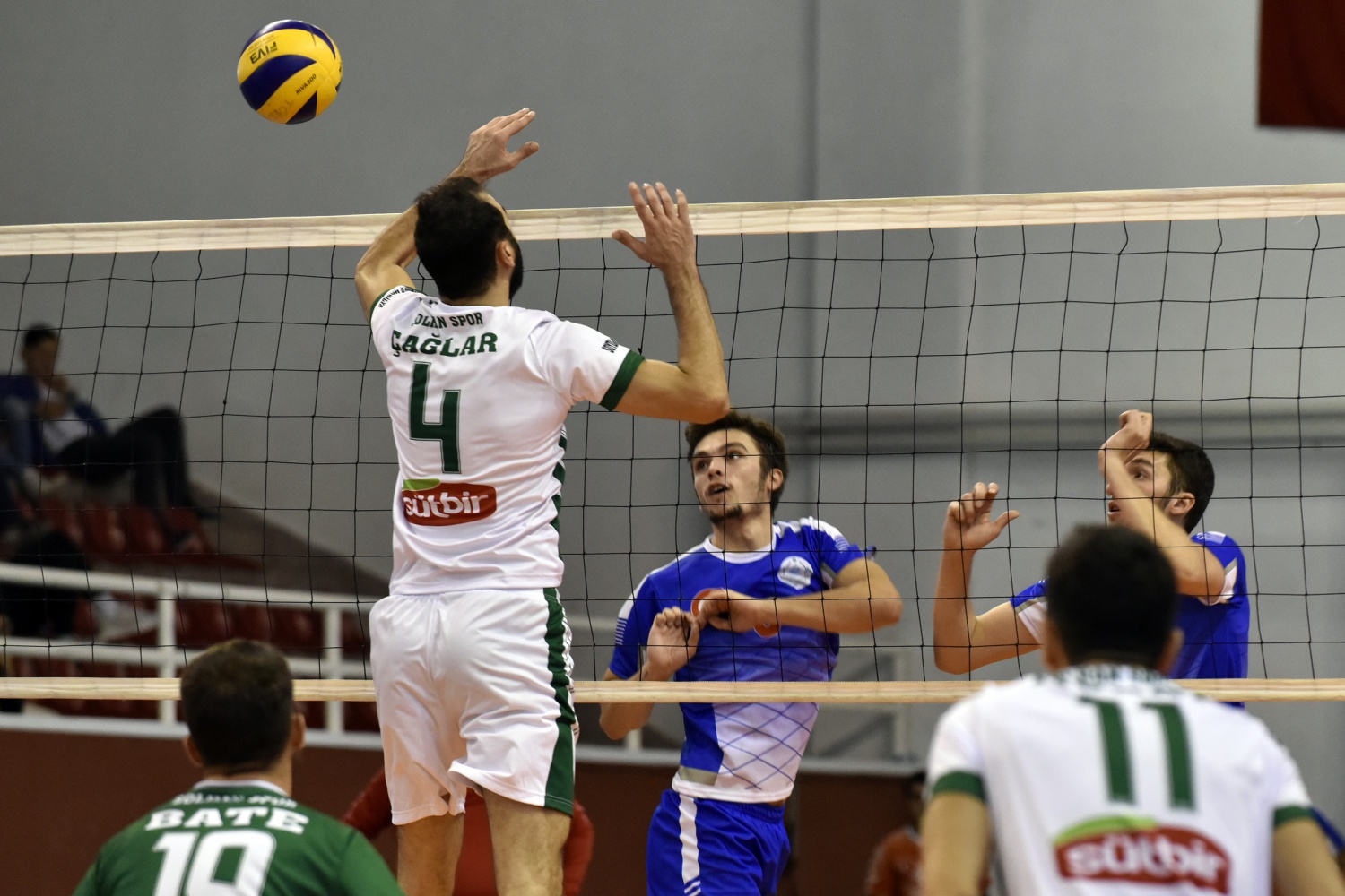 Torul Gençlik kötü başladı: 1-3 23