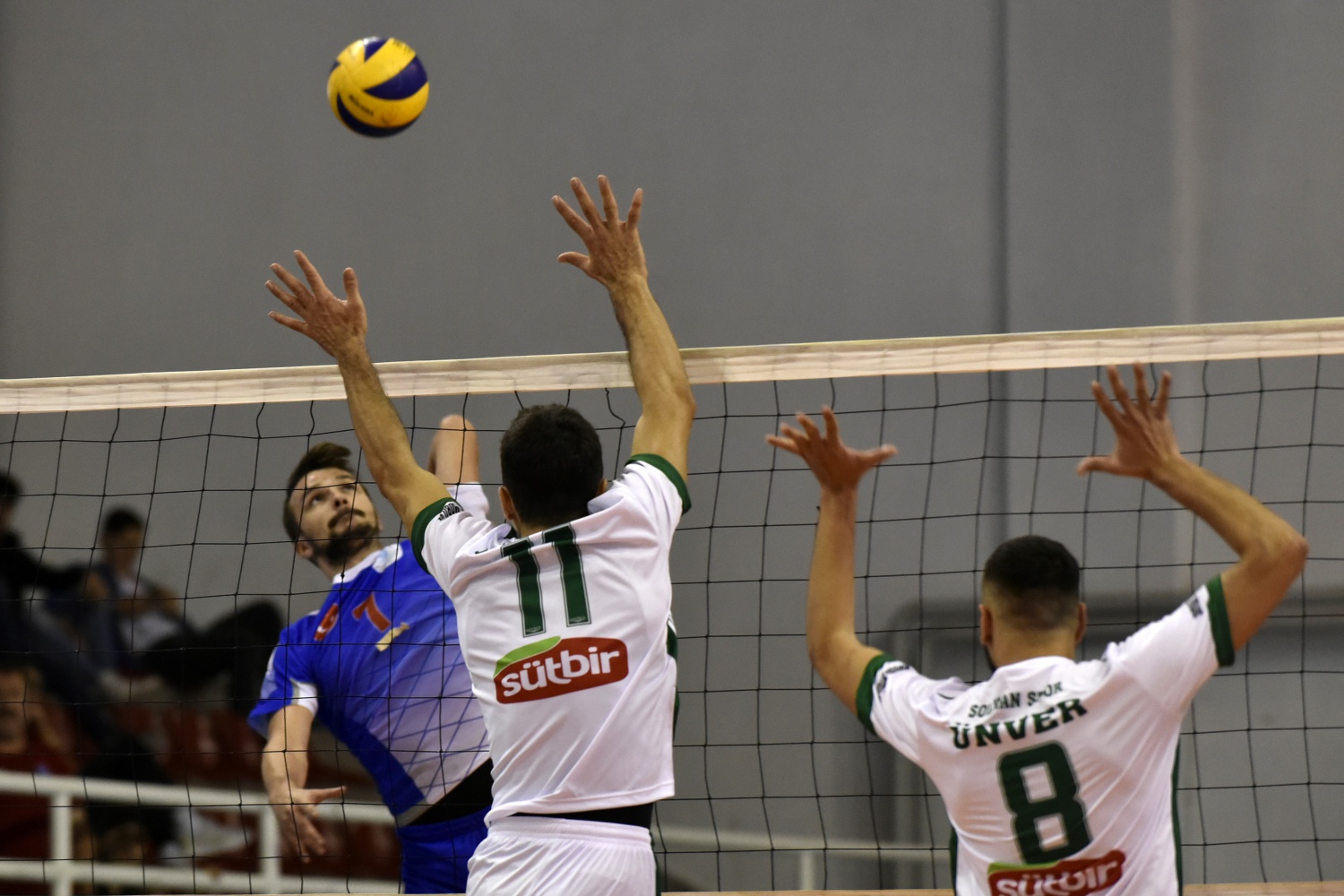 Torul Gençlik kötü başladı: 1-3 11