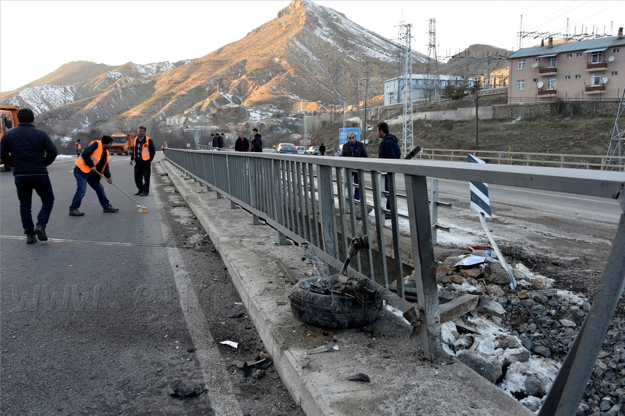 Gümüşhane'de kaza: 3 yaralı 5