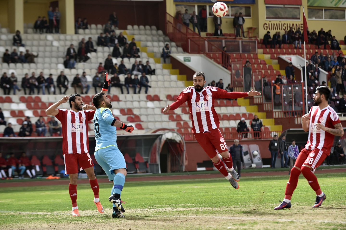 Gümüş'ten play-off rakiplerine gözdağı: 3-0 14