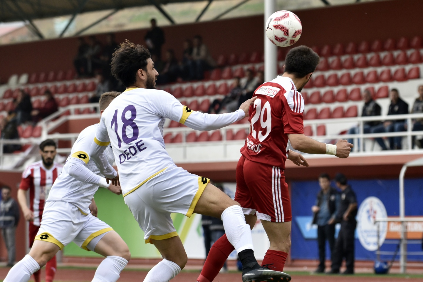 Gümüş'ten play-off rakiplerine gözdağı: 3-0 46