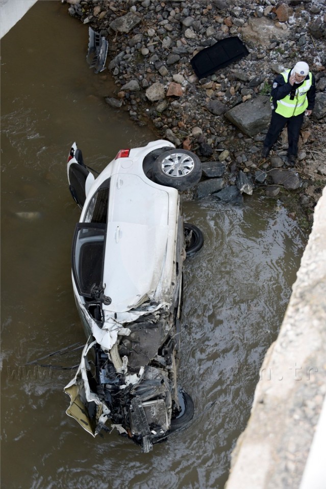 Gümüşhane'de kaza: 3 yaralı 17