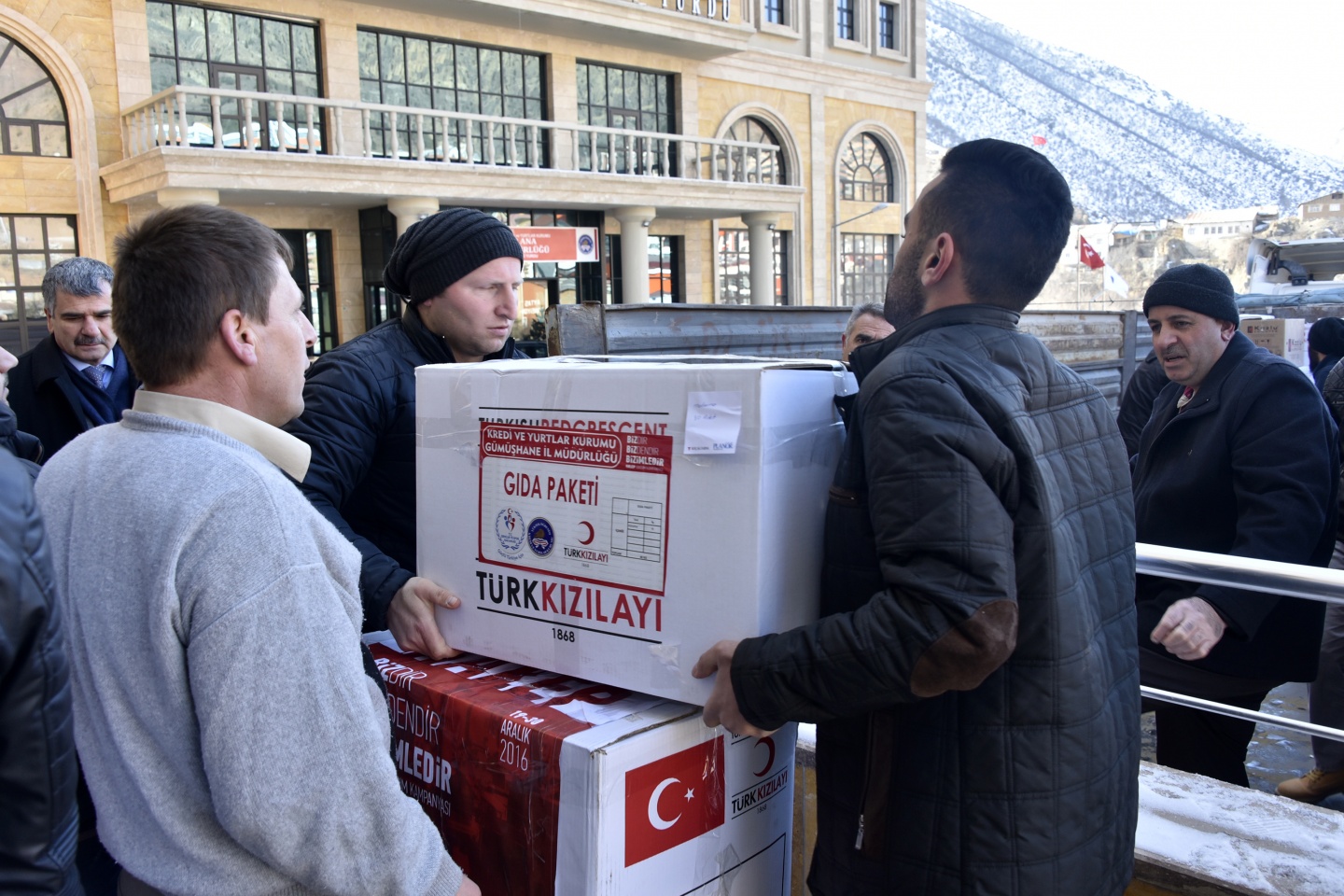 Gümüşhane’de KYK’lı öğrencilerden Halep’e büyük vefa 3