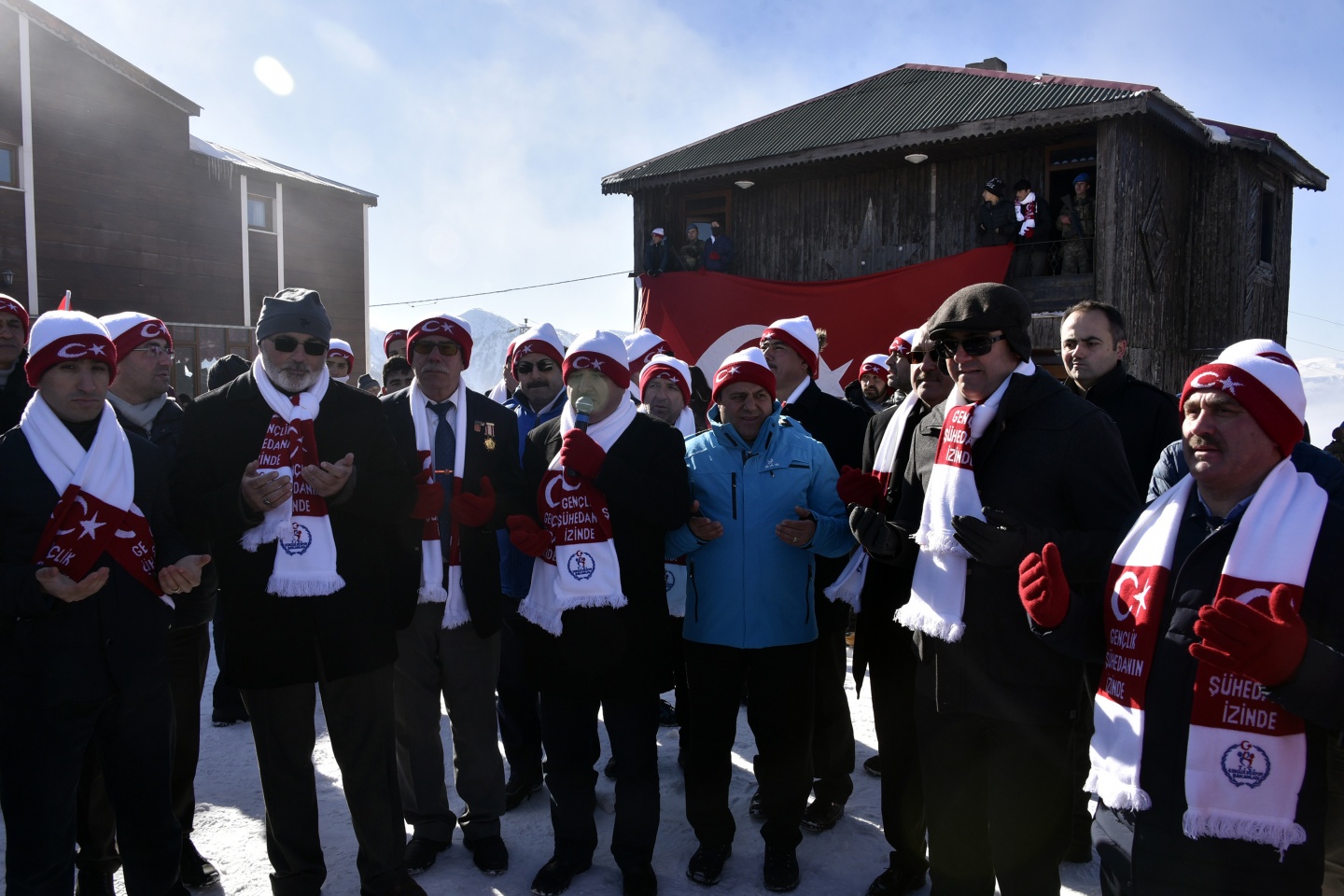 Gümüşhane, Zigana dağında eksi 4 derecede Sarıkamış şehitleri için yürüdü 82