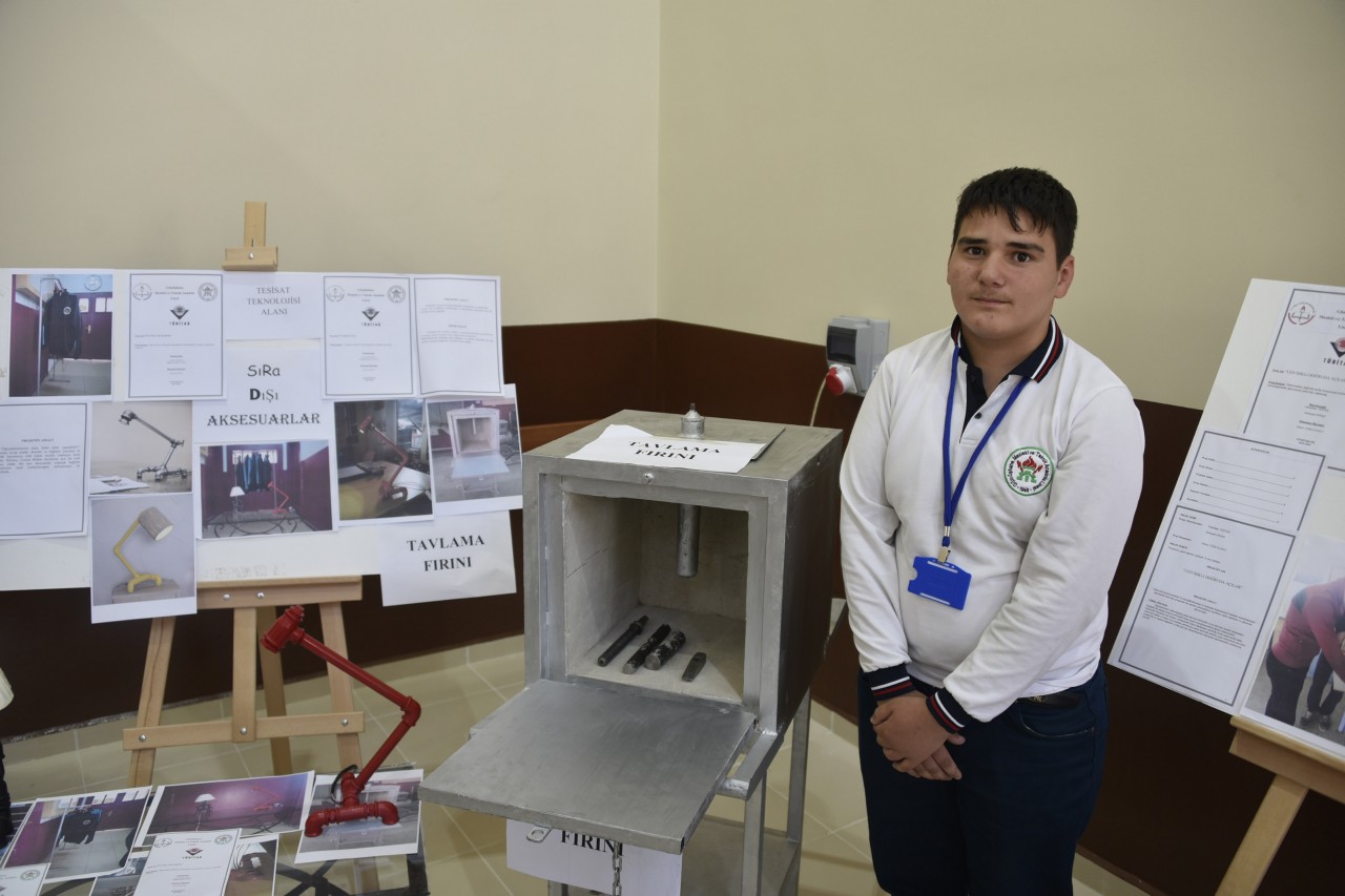 Genç bilim adamlarından TÜBİTAK bilim fuarı 16