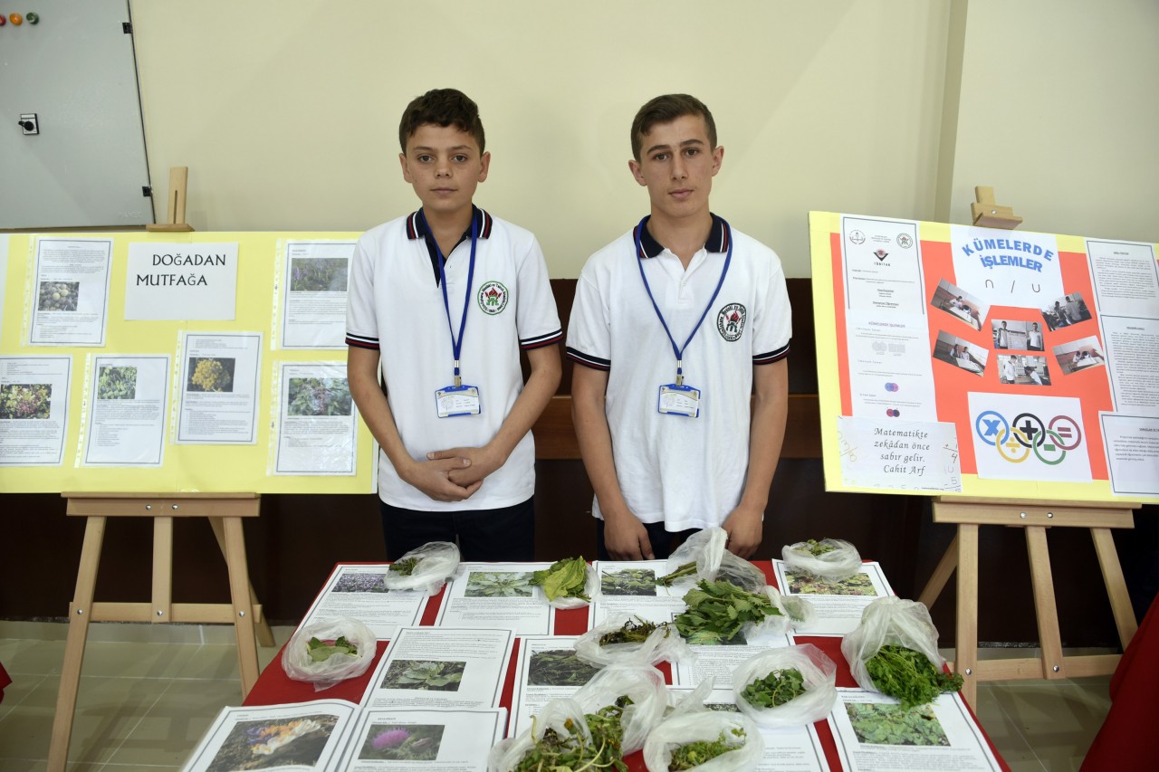 Genç bilim adamlarından TÜBİTAK bilim fuarı 18