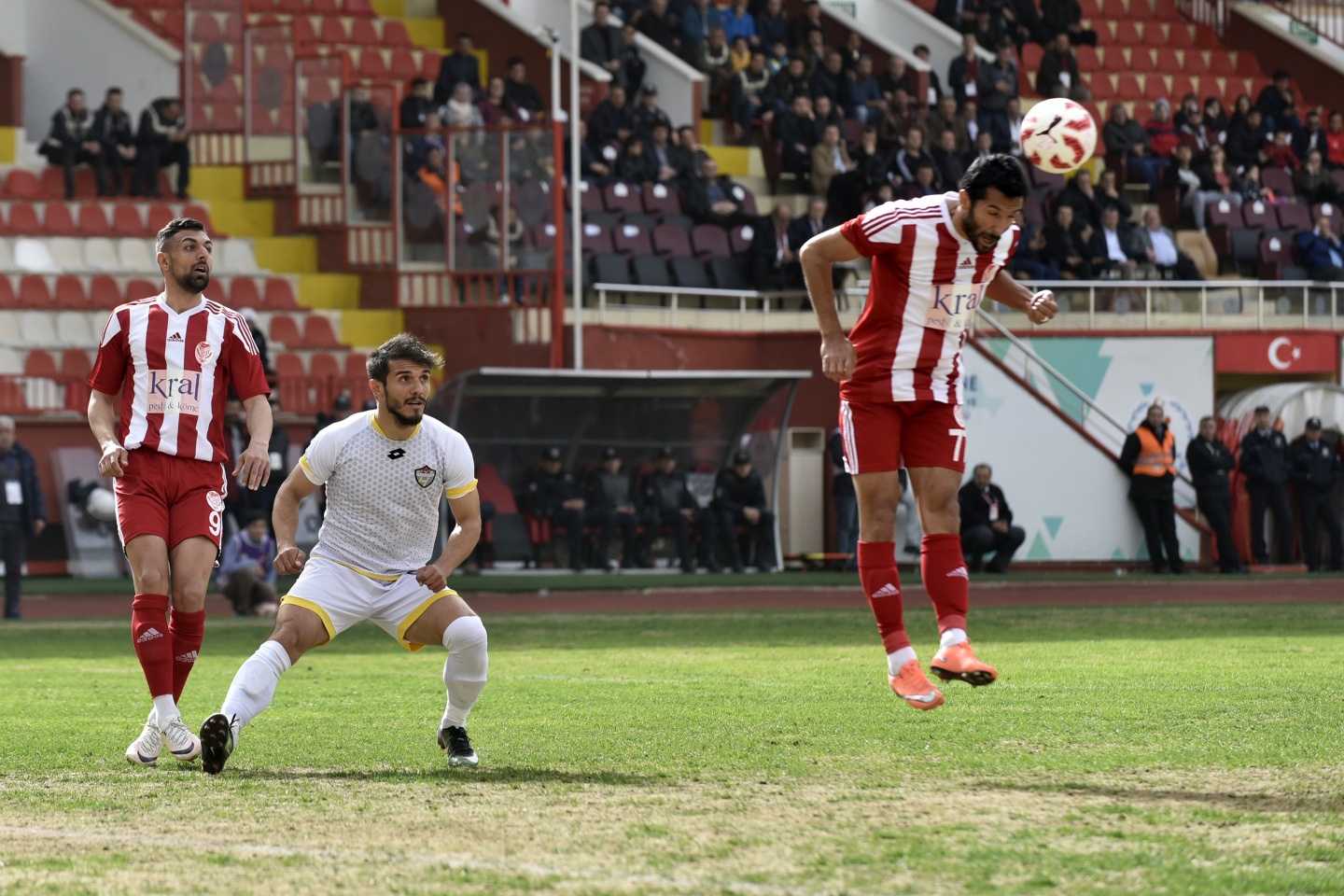 Gümüş'ten play-off rakiplerine gözdağı: 3-0 30