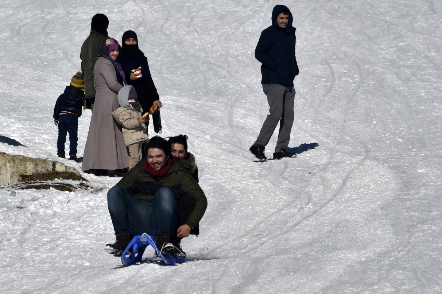 Zigana’da kızak keyfine Gümüşhane protokolü de ortak oldu 1
