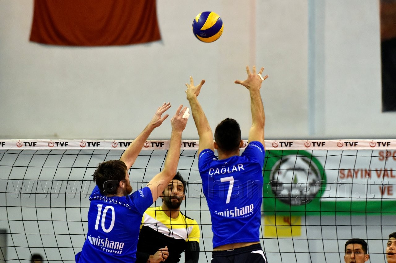 Torul fırtına gibi esiyor: 3-0 5