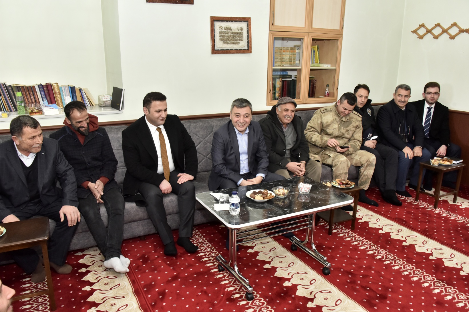 Vali Tanrısever köy ziyaretlerine Şiran'la devam etti 53