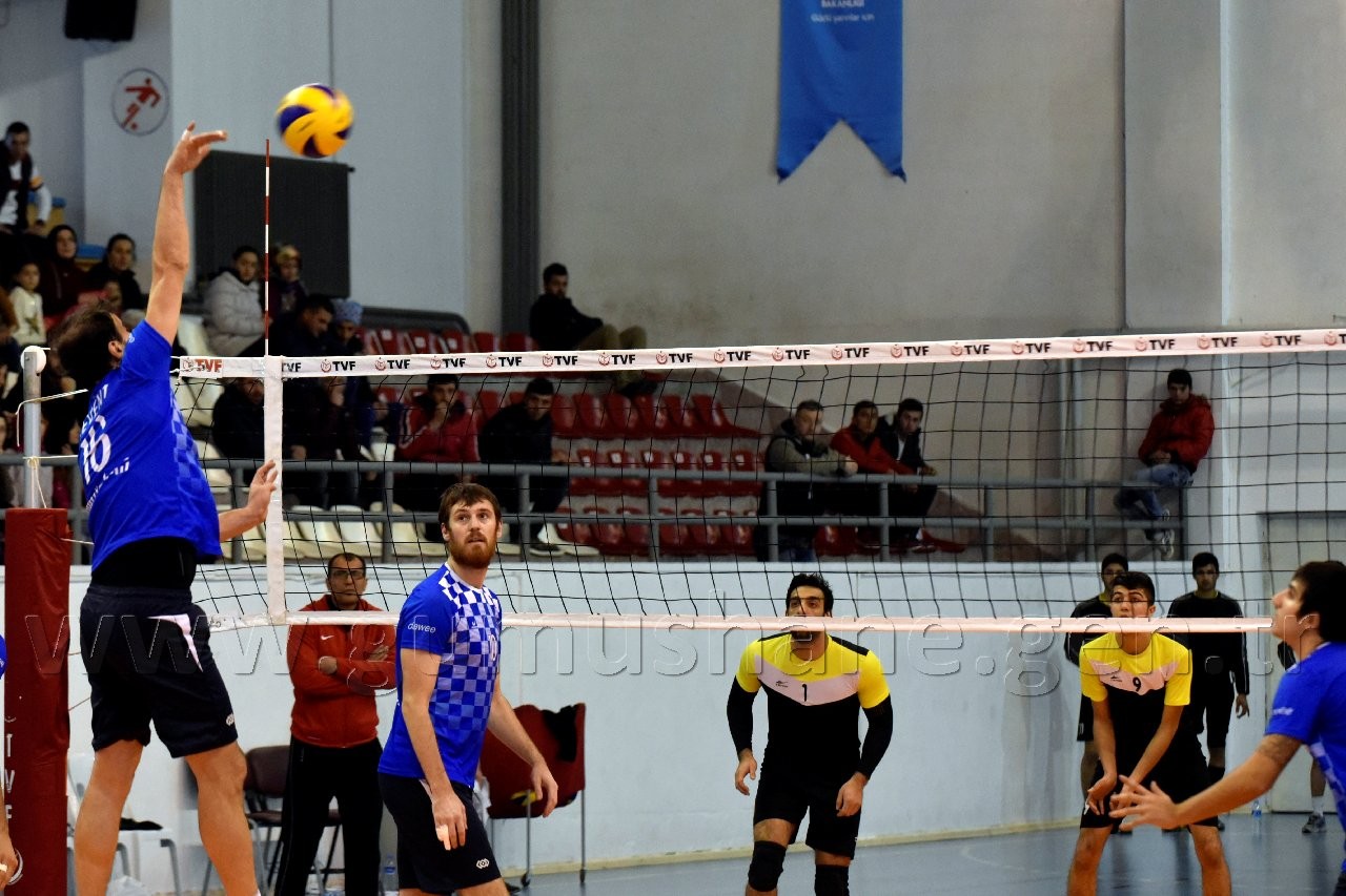 Torul fırtına gibi esiyor: 3-0 9