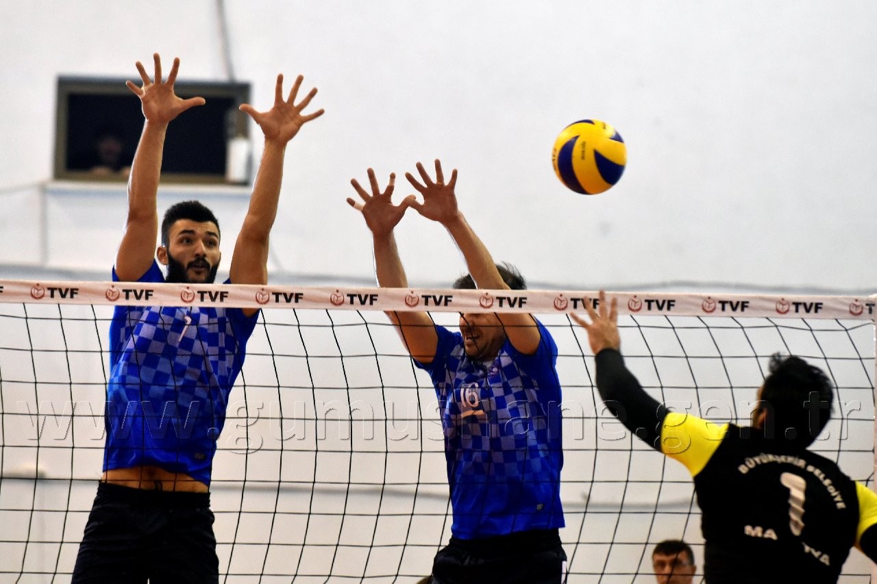 Torul fırtına gibi esiyor: 3-0 14