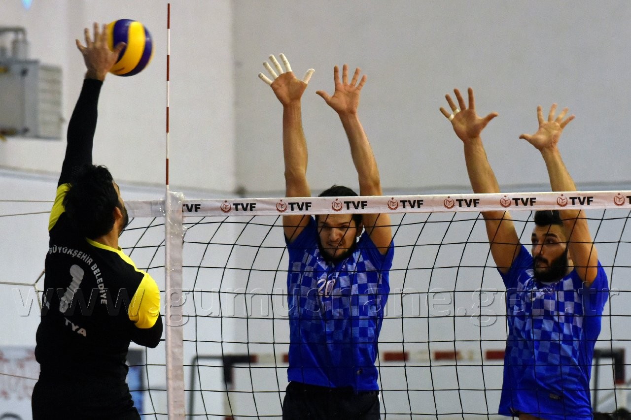 Torul fırtına gibi esiyor: 3-0 16